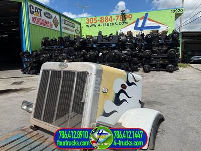 1993 Peterbilt 357 Hood