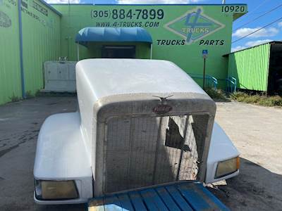 1999 Peterbilt 377 Hood