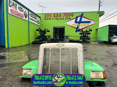 1999 Peterbilt 385 Hood