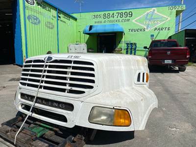 2007 Sterling 9500 Hood