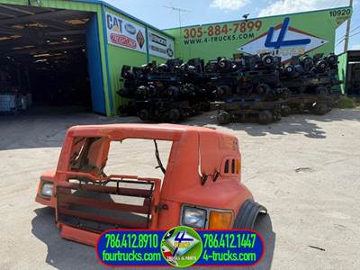 2000 Sterling L9501 Hood for 6800