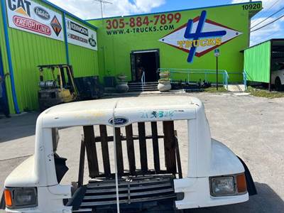 2010 Sterling LT8501 Hood