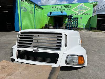 2008 Sterling LT9500 Hood