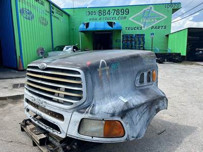 2007 Sterling LT9500 Hood
