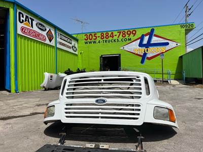 2007 Sterling LT9500 Hood