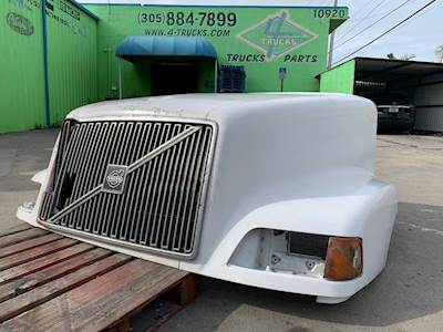2002 Volvo VNL Hood