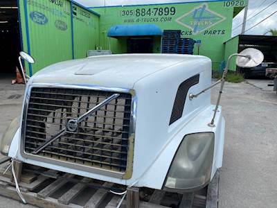 2007 Volvo VNL Hood