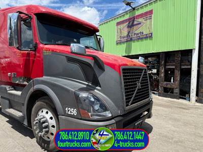 2007 Volvo VNL Hood