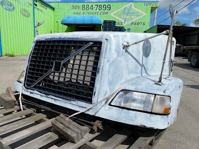 2005 Volvo VNM Hood
