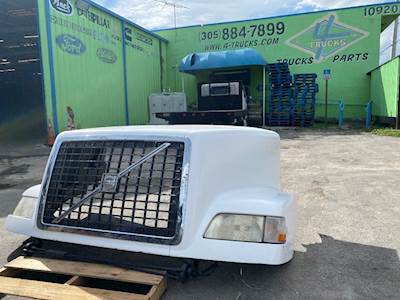 2008 Volvo VNM Hood