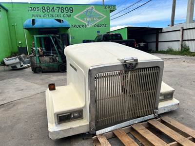 2005 Western Star 4900FA Hood
