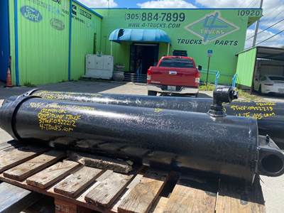 2009 COMMERCIAL Hydraulic Cylinder