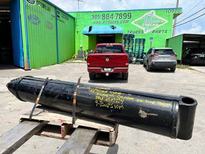 2007 COMMERCIAL INTERTECH Hydraulic Cylinder