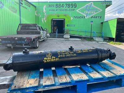 2002 COMMERCIAL INTERTECH Hydraulic Cylinder