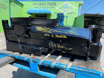 2005 Mack LE Radiator