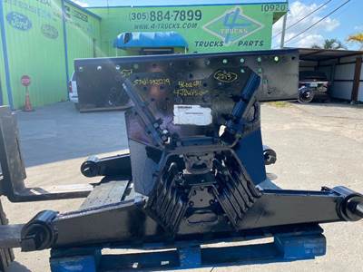 2013 Hendrickson HAULMAAX Suspension