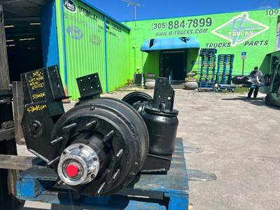 2011 Hendrickson AIR UP AIR DOWN Tag / Pusher Axle