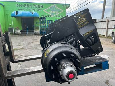 2011 Hendrickson AIR UP AIR DOWN Tag / Pusher Axle