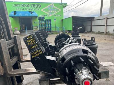 2010 Hendrickson AIR UP AIR DOWN Tag / Pusher Axle