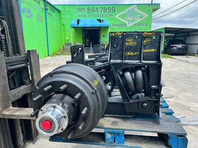 2010 Hendrickson AIR UP AIR DOWN Tag / Pusher Axle