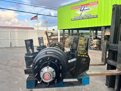 2010 Hendrickson AIR UP AIR DOWN Tag / Pusher Axle