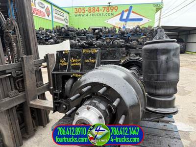 2016 Hendrickson HLM TOUGHLIFT Tag / Pusher Axle