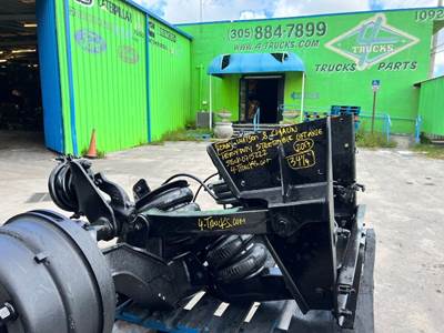 2017 Watson & Chalin Tag / Pusher Axle