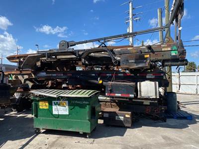 2009 Galbreath ROLL-OFF Truck Hoist