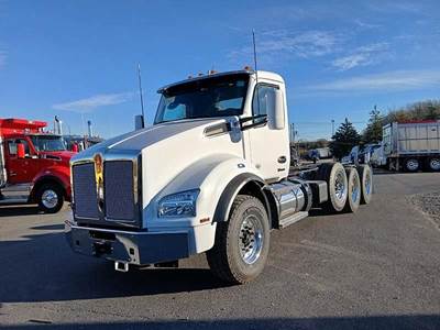 Kenworth T880 Cab & Chassis Truck - Paccar, 455HP, 18 Speed Automatic