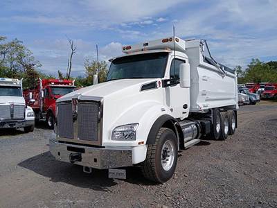 Kenworth T880 Cab & Chassis Truck - Paccar, 455HP, 8Ll Manual