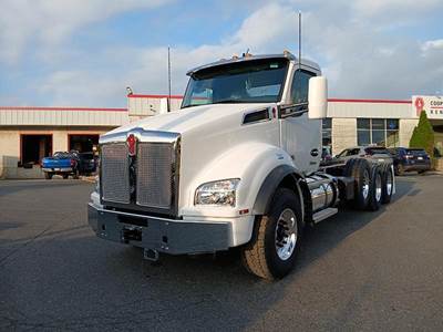 Kenworth T880 Cab & Chassis Truck - Paccar, 455HP, 8Ll Manual