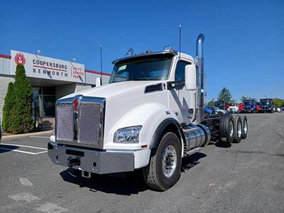 Kenworth T880 Tri Axle Cab & Chassis Truck - Cummins, 500HP, 6 Speed Allison Rds Automatic