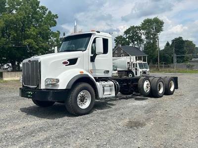 Peterbilt 567 Cab & Chassis Truck - Paccar, 405HP, Manual