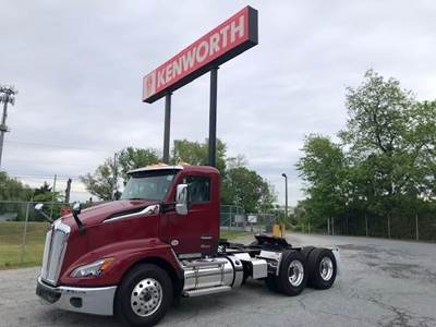 Kenworth T680 Day Cab Truck - Paccar 445HP, 12 Speed Amt