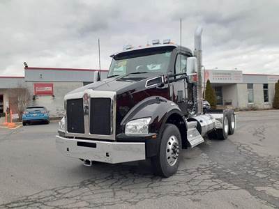 Kenworth T880 Day Cab Truck - Paccar 510HP, 13 Speed Manual