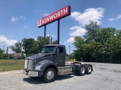 Kenworth T880 Day Cab Truck - Paccar 455HP, 12 Speed Amt