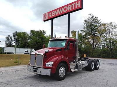 Kenworth T880 Day Cab Truck - Cummins 450HP, 10 Speed Manual