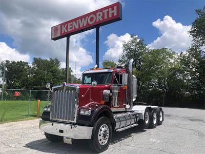 Kenworth W900B Tri Axle Day Cab Truck - Cummins 600HP, 18 Speed Manual