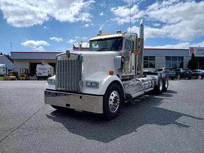 Kenworth W900L Day Cab Truck - Cummins 605HP, 18 Speed Manual