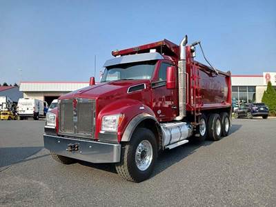 Kenworth T880 Dump Truck - Paccar 510HP, 18 Speed Manual