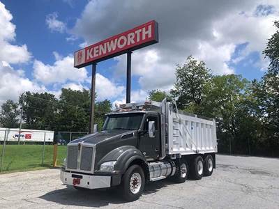 Kenworth T880 Tri Axle Dump Truck - Cummins 525HP, Automatic