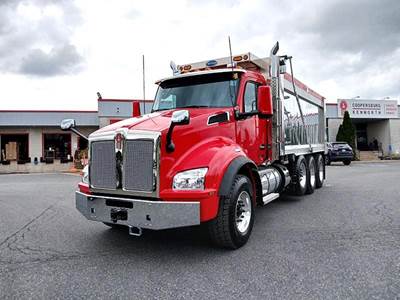 Kenworth T880 Tri Axle Dump Truck - Paccar 510HP, 18 Speed Manual