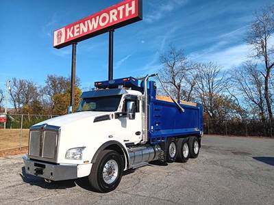 Kenworth T880 Dump Truck - Paccar 485HP, 18 Speed Manual