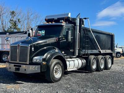 Kenworth T880 Tri Axle Dump Truck - Cummins 505HP, 8Ll Manual, 17.5' Dump