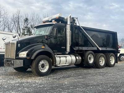 Kenworth T880 Tri Axle Dump Truck - Cummins 505HP, 8Ll Manual, 17.5' Dump