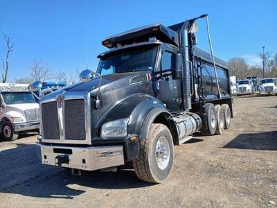 Kenworth T880 Tri Axle Dump Truck - Cummins 505HP, 8Ll Manual, 17.5' Dump
