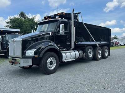 Kenworth T880 Dump Truck - Cummins 505HP, Automatic