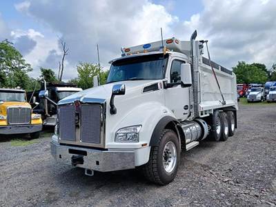 Kenworth T880 Tri Axle Dump Truck - Paccar 485HP, 10 Speed Manual, 18' Dump