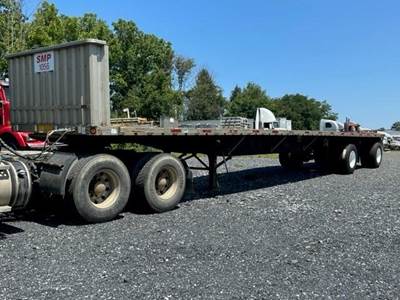 UTILITY 48x102 Flatbed Trailer - Air Ride
