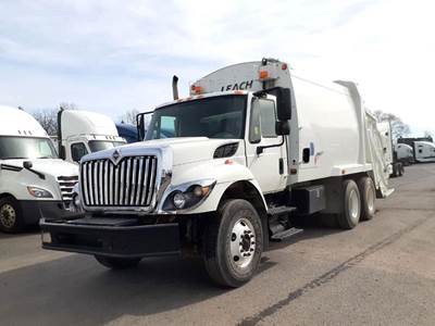 International WorkStar 7400 Tandem Axle Garbage Truck - MAXXFORCE DT, 300HP, Automatic